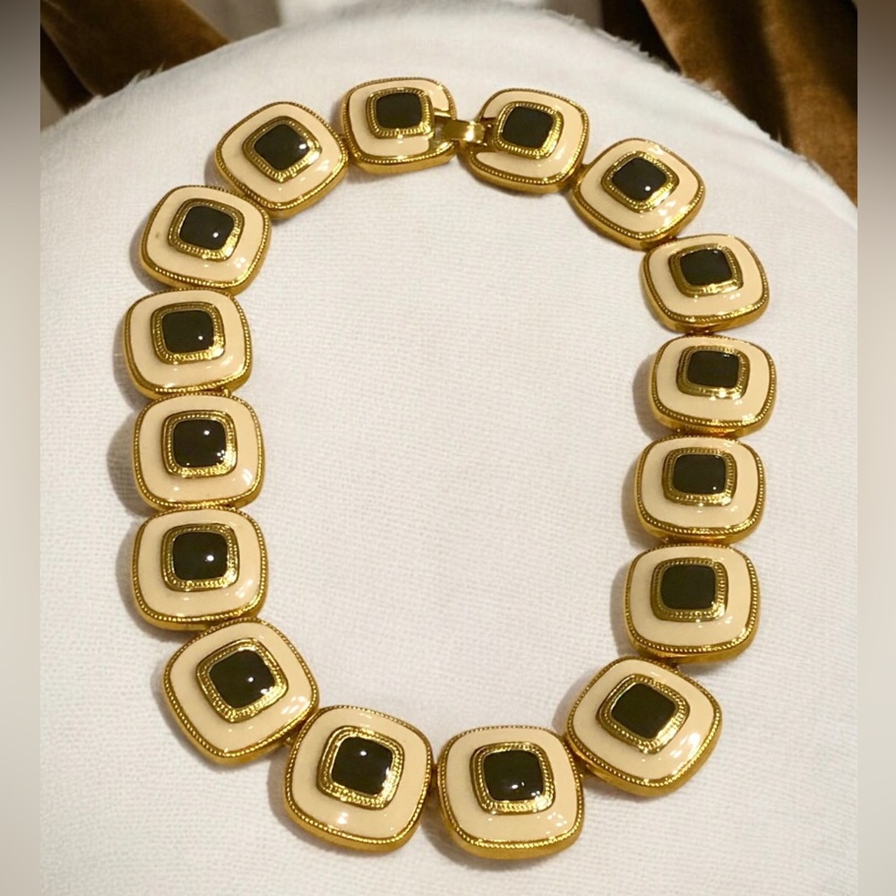 Vintage Gold Toned Midnight Blue & Cream Square Choker Necklace with Box Clasp